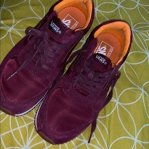 Burgundy velvet shoes